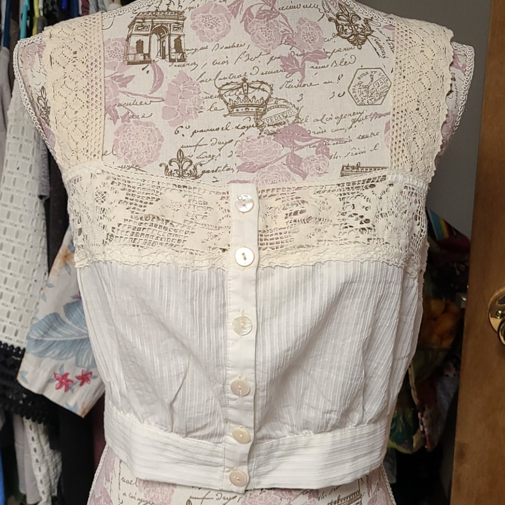 COPY - Womens Urban Outfitters sleeveless blouse
